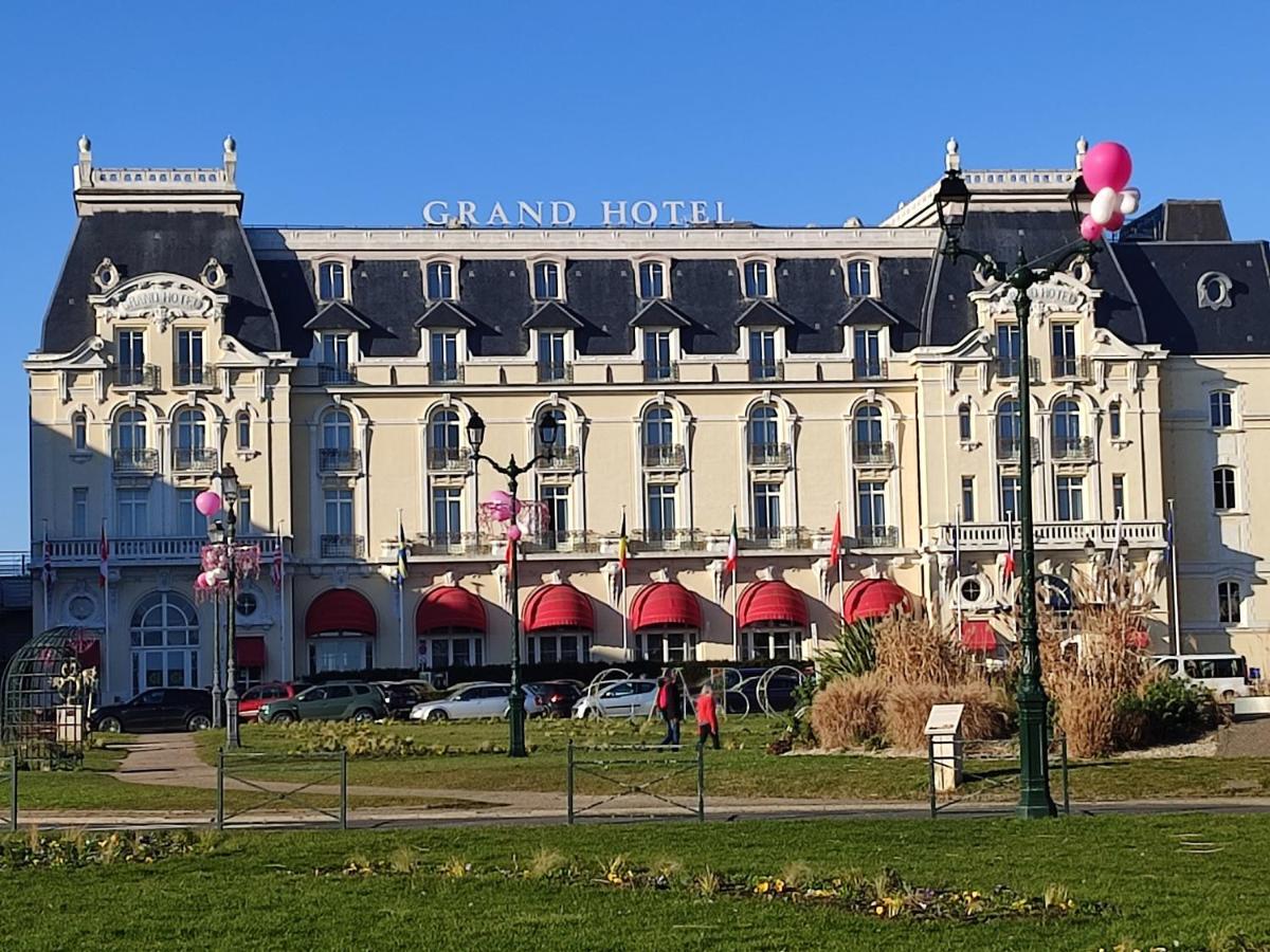 Un Nid D ' Amour Cabourg Esterno foto